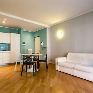 porta-nuova-central-studio.hotelinveneto.com/